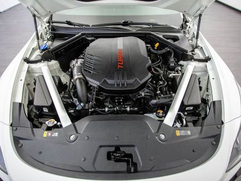 Used 2020 Kia Stinger GT1 image 13