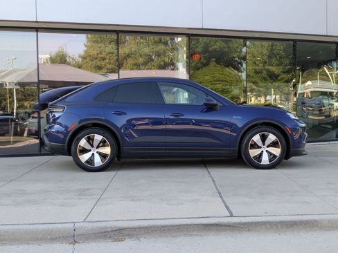 New 2025 Porsche Macan 4 Electric AWD/4WD image 8