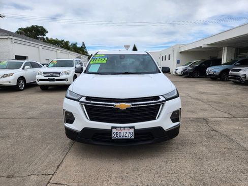 Used 2022 Chevrolet Traverse LS FWD image 8