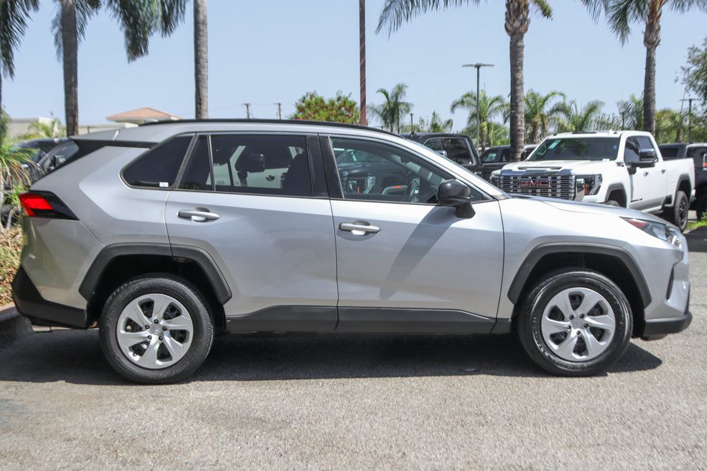 Used 2021 Toyota RAV4 LE FWD image 10