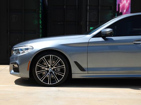 Used 2018 BMW 540i RWD image 31