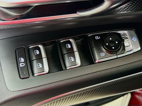 Used 2024 Kia Telluride EX w/ EX Captain's Chair Package image 18