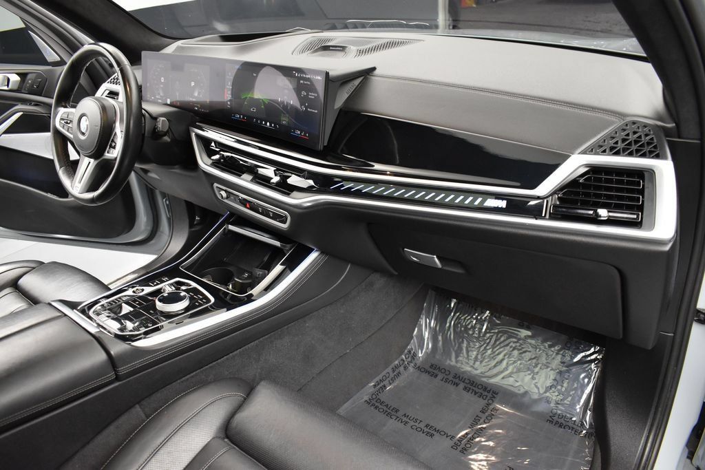 Used 2024 BMW X5 M60i AWD/4WD image 7