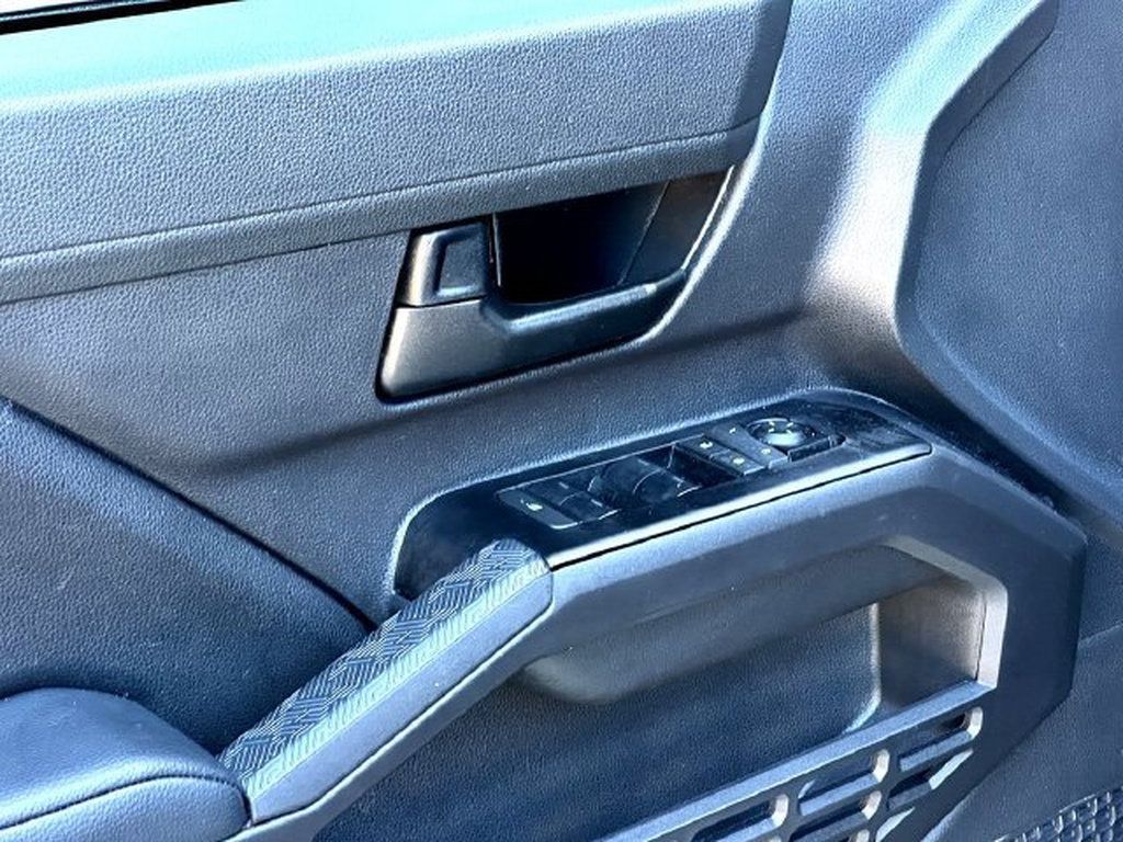 Used 2026 Toyota Tacoma SR5 AWD/4WD image 11