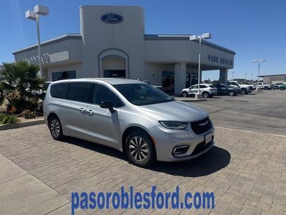 Used 2024 Chrysler Pacifica Limited