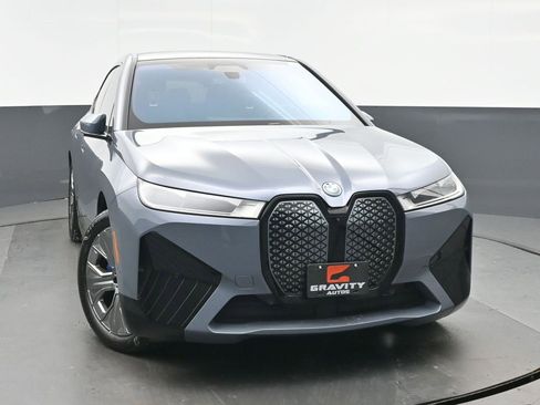 Used 2023 BMW iX xDrive50 w/ Ultimate Package 2 image 8