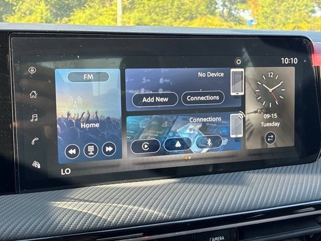 Used 2025 Nissan Kicks SR FWD image 30