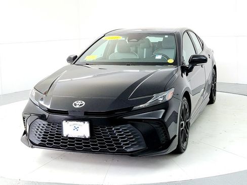Used 2025 Toyota Camry SE w/ Convenience Package AWD/4WD image 2