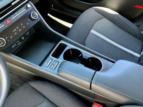 Used 2024 Hyundai Sonata SEL image 18