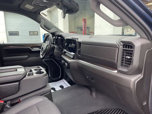 Used 2022 Chevrolet Silverado 1500 LT AWD/4WD image 21