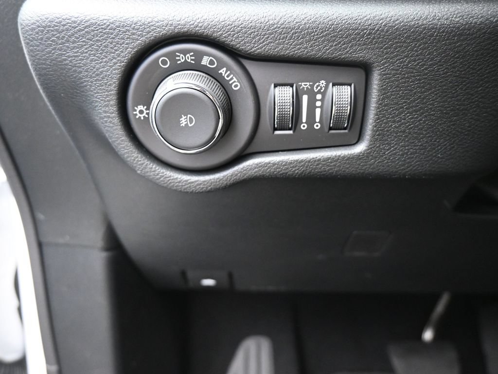 New 2026 Chrysler Pacifica Select FWD image 33
