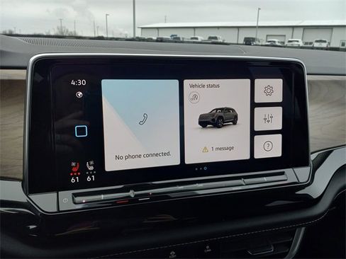 Used 2025 Volkswagen Atlas SE image 21