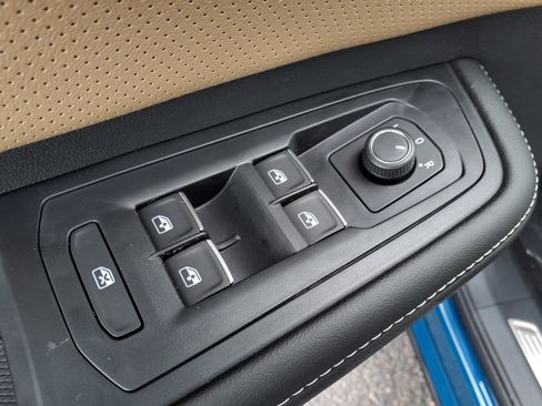 New 2026 Volkswagen Atlas Cross Sport SE image 11