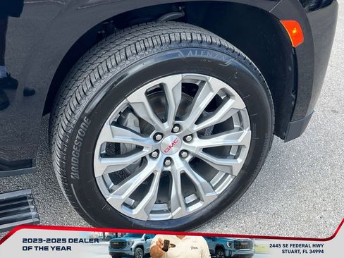 Used 2021 GMC Yukon Denali w/ Denali Premium Package image 22