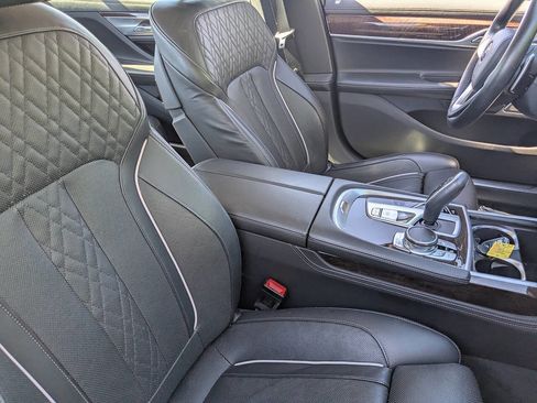 Used 2019 BMW 750i xDrive image 10