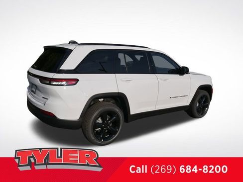 New 2025 Jeep Grand Cherokee Limited w/ Black Appearance Package image 8