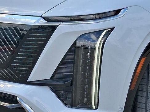 New 2026 Cadillac Vistiq Luxury image 7