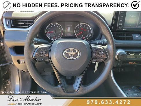 Used 2022 Toyota RAV4 LE FWD image 19