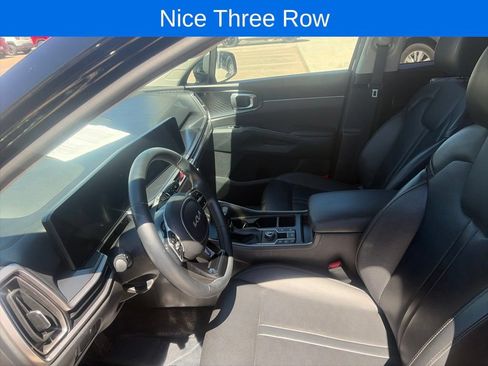 Used 2024 Kia Sorento S FWD image 25