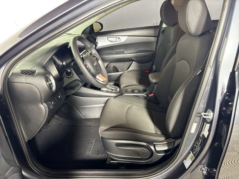 Certified 2022 Kia Forte LXS FWD image 11