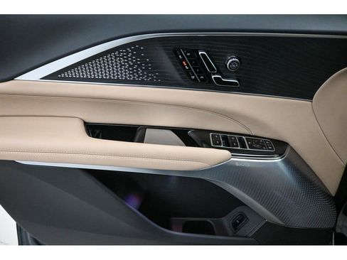 New 2026 Cadillac Lyriq Signature Luxury image 14