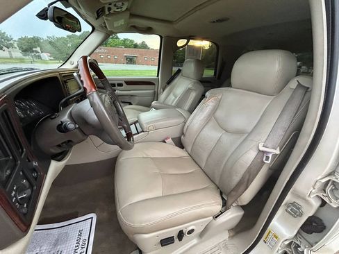 Used 2006 Cadillac Escalade AWD image 9