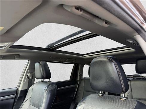 Used 2018 Toyota Highlander Limited Platinum w/ Carpet Mat Package (TMS) image 16