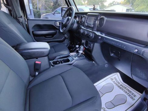 Used 2018 Jeep Wrangler Unlimited Sport image 18