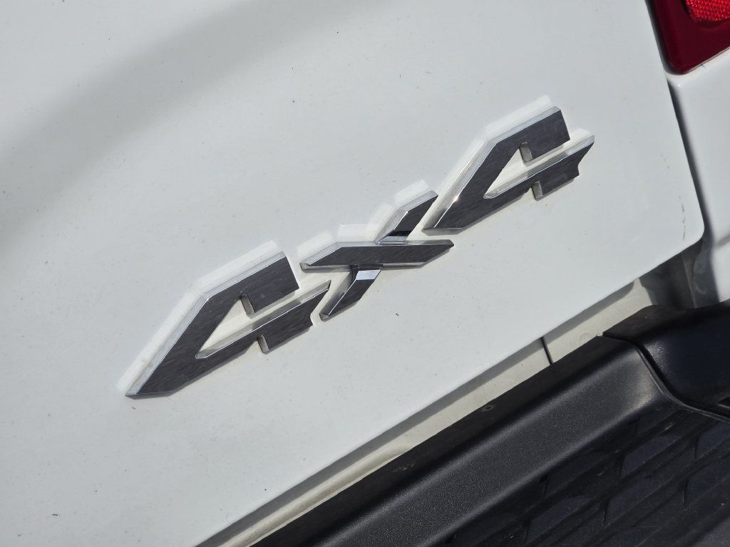 Used 2024 RAM 2500 Tradesman w/ Chrome Appearance Group AWD/4WD image 12