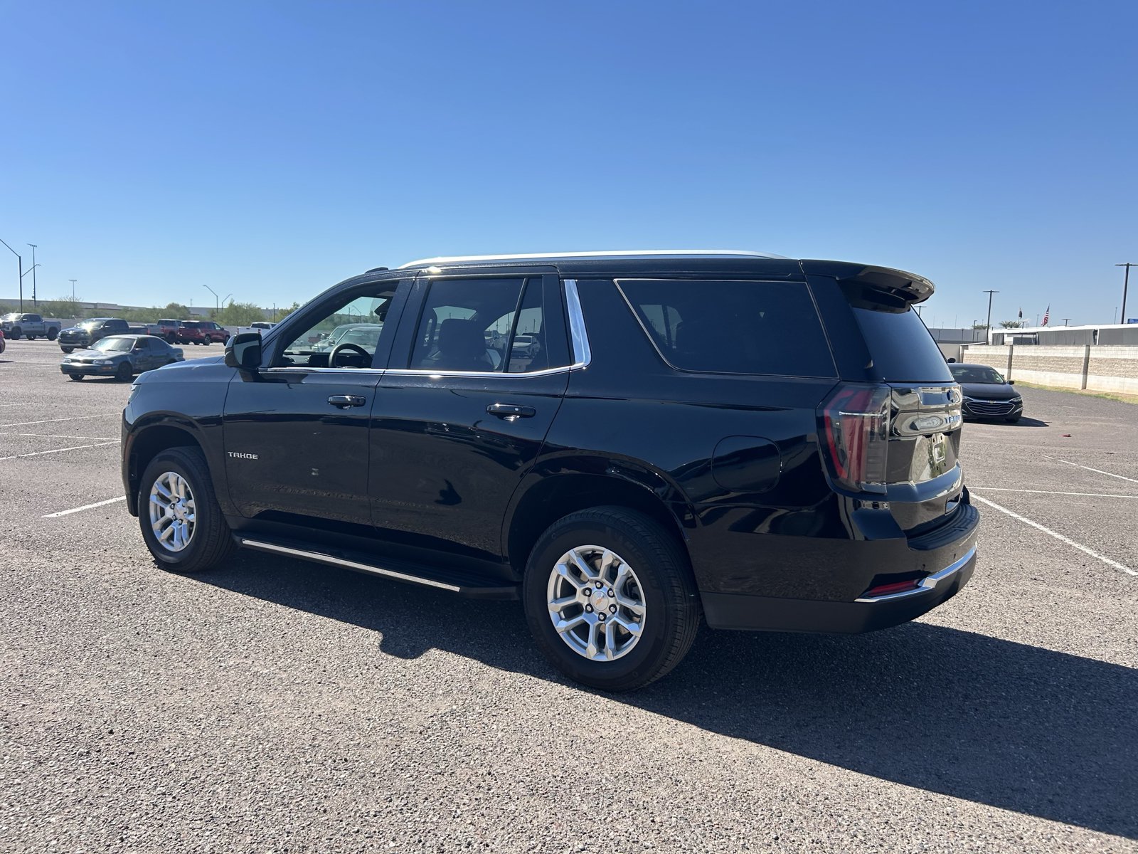 Used 2025 Chevrolet Tahoe LT AWD/4WD image 3