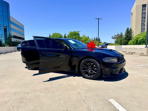 Used 2019 Dodge Charger Scat Pack RWD image 13