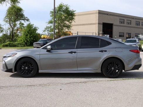 Used 2026 Toyota Camry SE FWD image 8