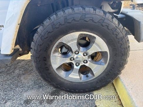 Used 2017 Jeep Wrangler Unlimited Sahara image 7