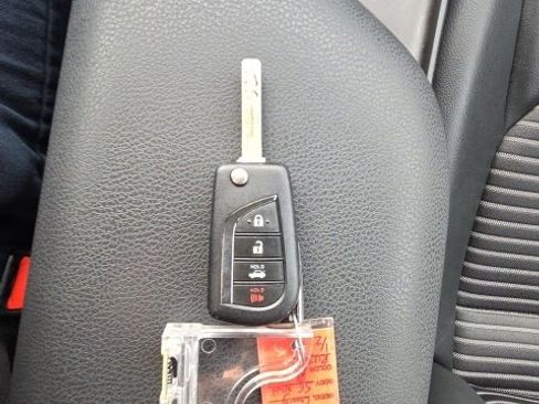 Used 2024 Toyota Camry SE image 14