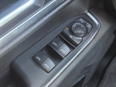 Used 2024 GMC Sierra 1500 SLE image 13