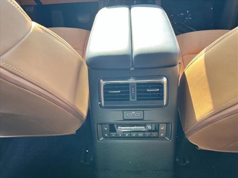 Used 2024 MAZDA CX-90 3.3 Turbo S w/ Premium Plus image 18