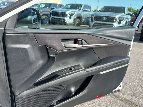 Used 2025 Toyota Camry LE FWD image 18