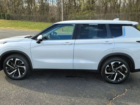 Used 2022 Mitsubishi Outlander ES image 7