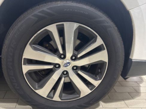 Used 2018 Subaru Outback 2.5i Limited image 40