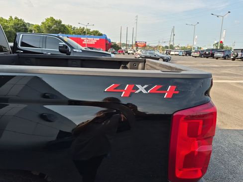 Used 2018 Chevrolet Silverado 1500 High Country AWD/4WD image 8