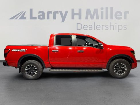Used 2022 Nissan Titan PRO-4X w/ Pro-4x Convenience Package AWD/4WD image 6
