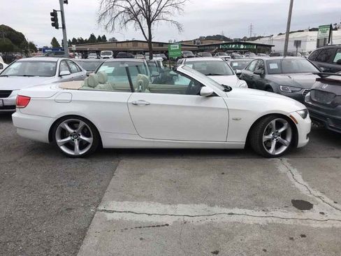 Used 2008 BMW 335i Convertible image 18