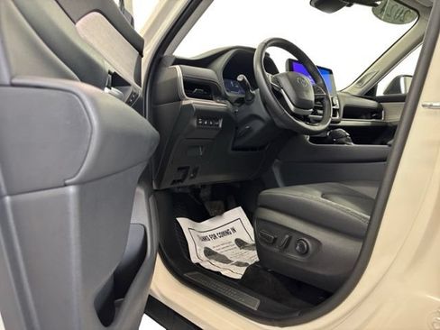 Used 2024 Toyota Grand Highlander AWD Hybrid image 8