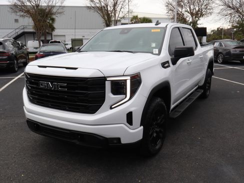 Used 2025 GMC Sierra 1500 Elevation image 5