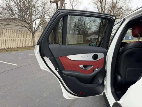 Used 2022 Mercedes-Benz GLC 43 AMG AMG GLC 43 image 20