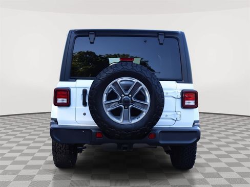 Used 2020 Jeep Wrangler Unlimited Sahara w/ Cold Weather Group AWD/4WD image 6