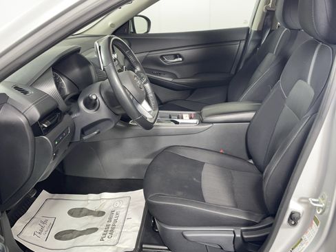 Used 2021 Nissan Sentra SV FWD image 11