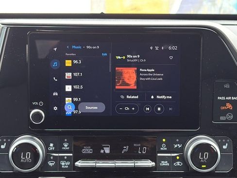 Used 2024 Toyota Highlander XLE image 22