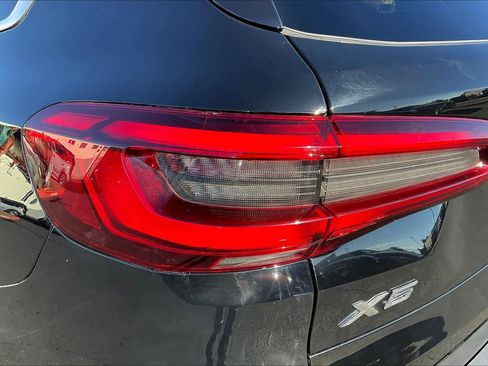 Used 2020 BMW X5 xDrive40i w/ Premium Package image 32