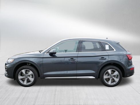 Used 2023 Audi Q5 2.0T Premium w/ Convenience Package AWD/4WD image 4